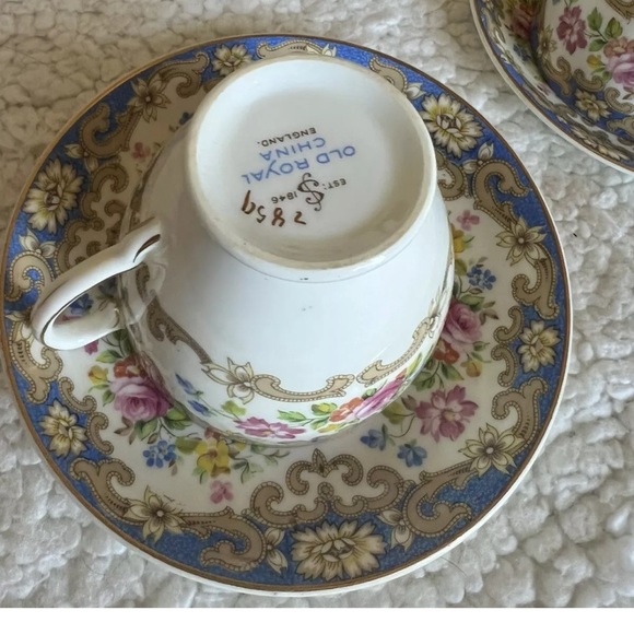 Vintage Old Royal China England Tea Cup & Saucer Set Of 2 EUC - Picture 8 of 12